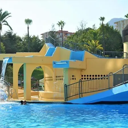 Apartment Con Parque De Agua ! *